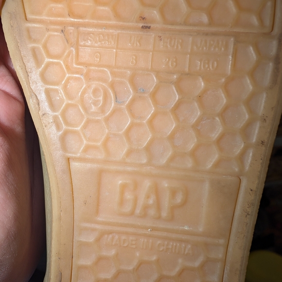 GAP Little Boys Ankle Boots with Plaid Red and Black Ankle Feature Size 9 - Picture 10 of 10